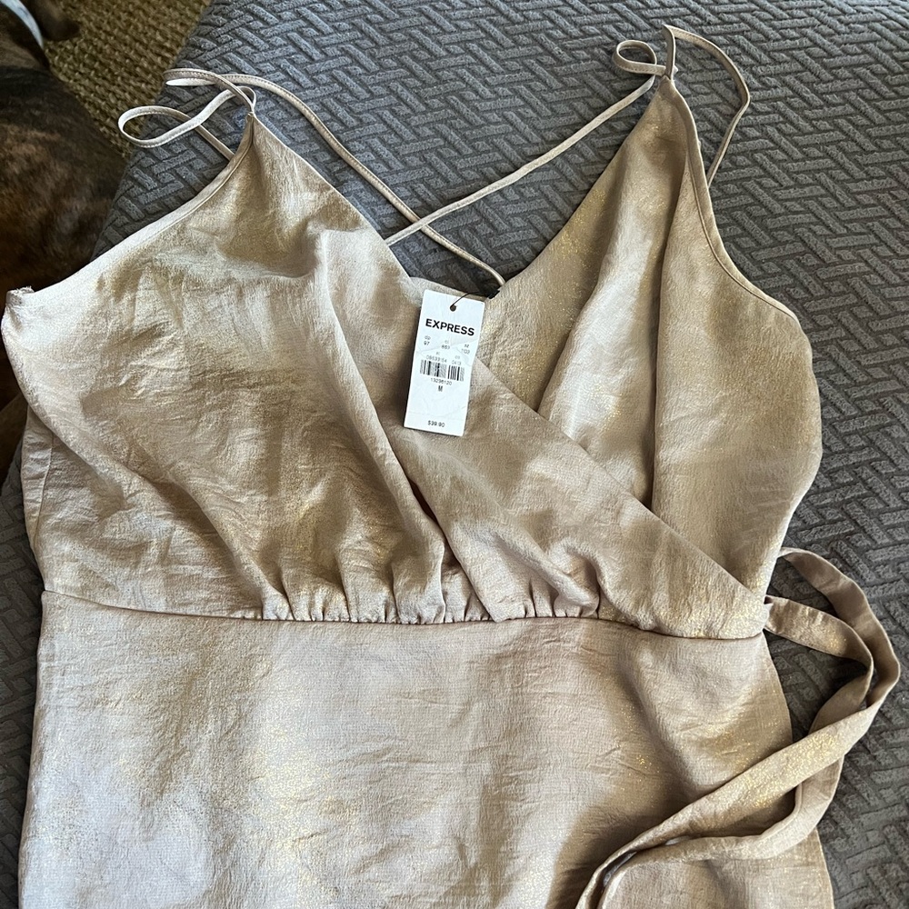 Gold Express Wrap Tank NWT Medium